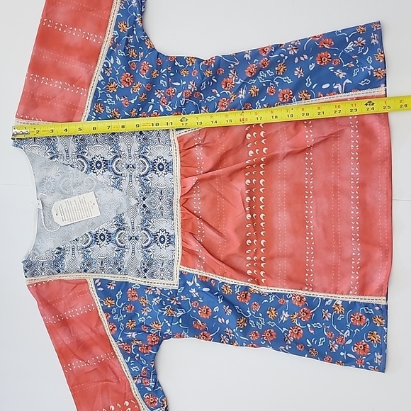 ⭐️3/ $30⭐️ Made with ❤️ Boho Chic Red Blue Floral Half Sleeves Top Size M - Picture 5 of 12